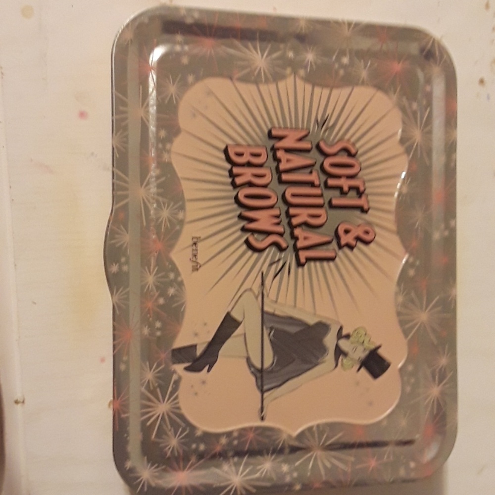 Benefit soft & natural brows (empty box)